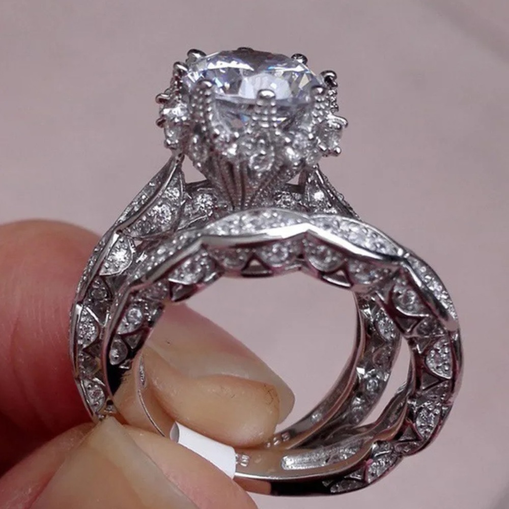 WEDDING ENGAGMENT RING - Picture 2 of 5